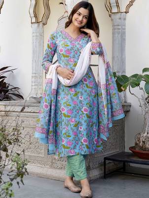Women Floral Printed Regular Mirror Work Pure Cotton Kurta with Trousers & With Dupatta 5