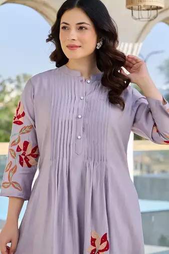 Women Floral Embroidered Thread Work Pure Cotton Kurta with Trousers