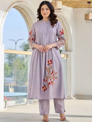 Women Floral Embroidered Thread Work Pure Cotton Kurta with Trousers 1