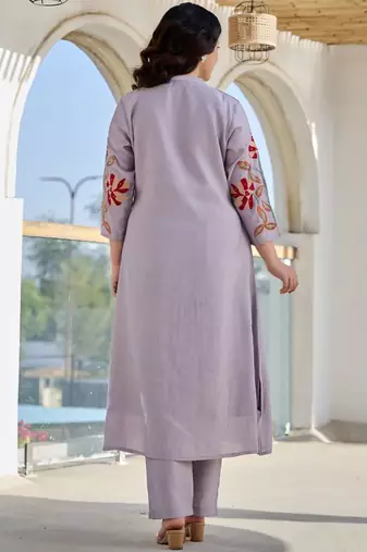 Women Floral Embroidered Thread Work Pure Cotton Kurta with Trousers
