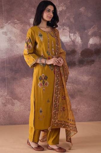 Ethnic Motifs Embroidered Regular Thread Work Kurta With Trousers & Dupatta