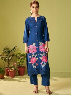 Women Floral Embroidered Kurta with Trousers 1