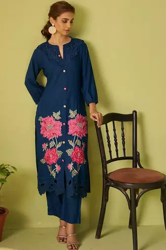 Women Floral Embroidered Kurta with Trousers