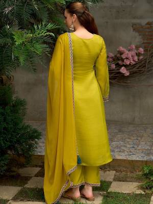 Floral Embroidered A-Line Round Neck Beads & Stones Kurta With Trousers & Dupatta 4