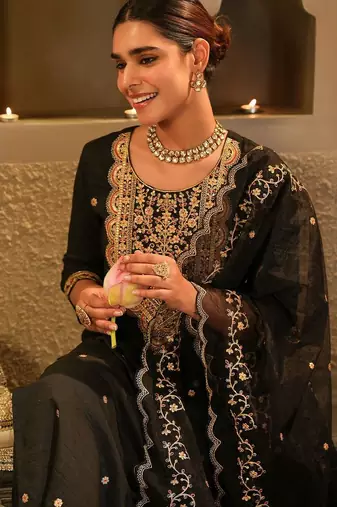 Ethnic Motifs Embroidered Kurta With Trousers & Dupatta