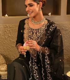 Ethnic Motifs Embroidered Kurta With Trousers & Dupatta