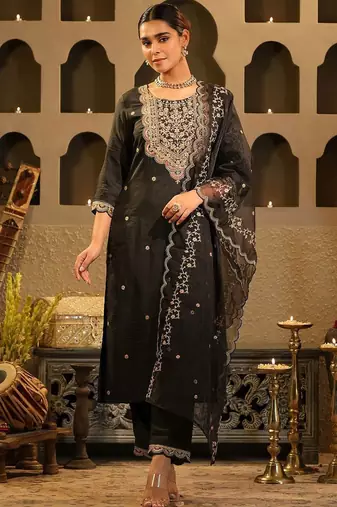 Ethnic Motifs Embroidered Kurta With Trousers & Dupatta