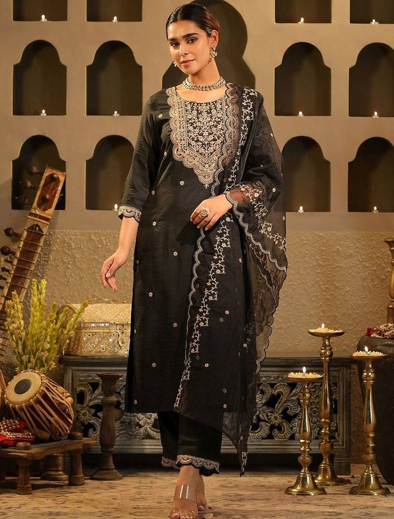 Ethnic Motifs Embroidered Kurta With Trousers & Dupatta
