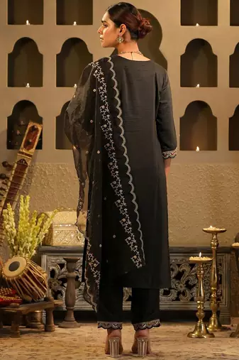 Ethnic Motifs Embroidered Kurta With Trousers & Dupatta