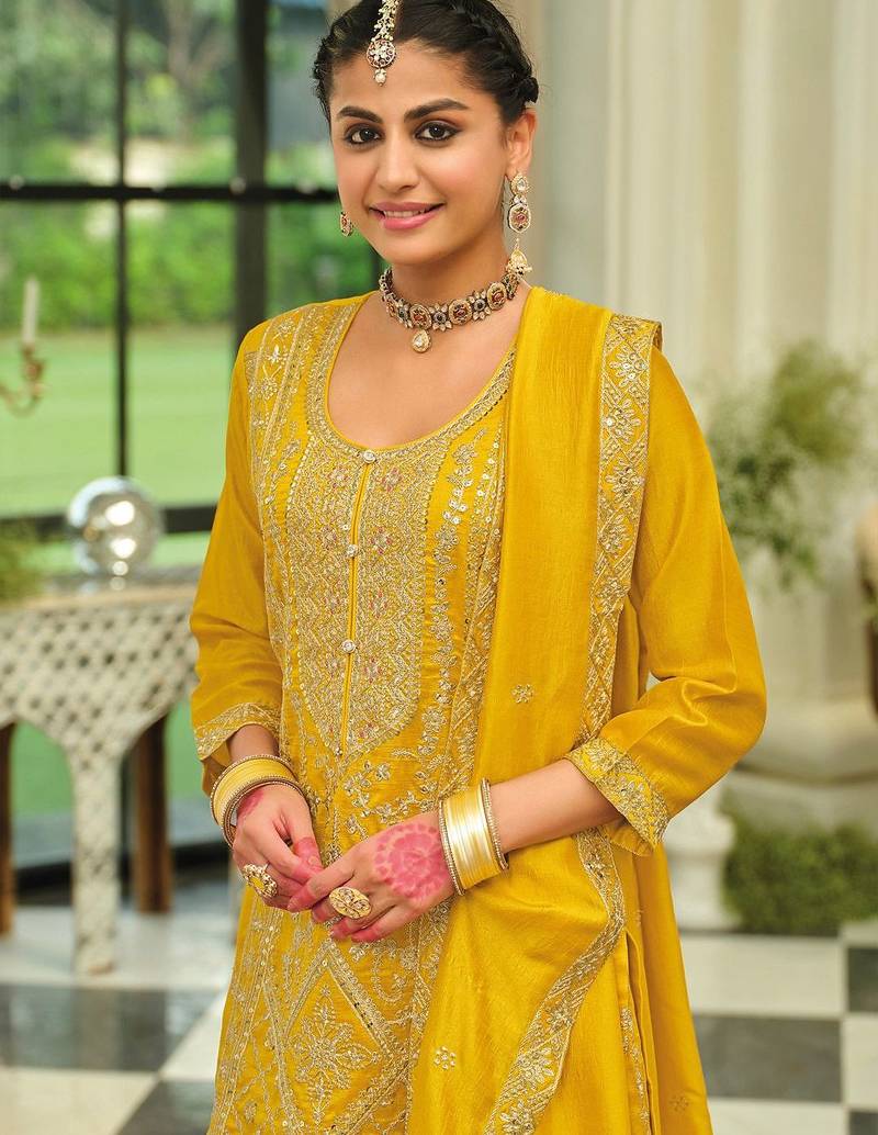 Ethnic Motifs Embroidered Round Neck Straight Kurta With Trousers & Dupatta