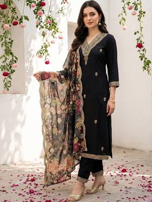 Women Ethnic Motifs Embroidered Regular Kurta with Trousers & With Dupatta 4