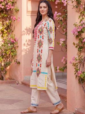 Women Printed Regular Pure Cotton Kurta with Trousers 3