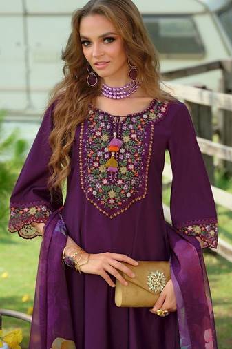 Floral Yoke Design Tie-Up Neck Thread Work A-Line Kurta & Trousers With Dupatta