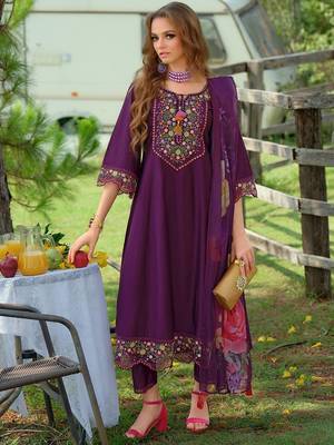 Floral Yoke Design Tie-Up Neck Thread Work A-Line Kurta & Trousers With Dupatta 2