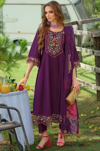 Floral Yoke Design Tie-Up Neck Thread Work A-Line Kurta & Trousers With Dupatta