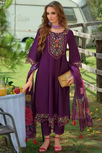Floral Yoke Design Tie-Up Neck Thread Work A-Line Kurta & Trousers With Dupatta