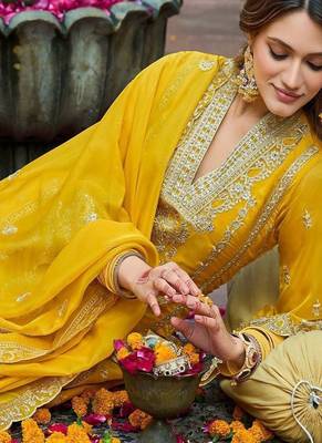 Floral Embroidered V-Neck Zari Organza Kurta With Trousers And Dupatta 6