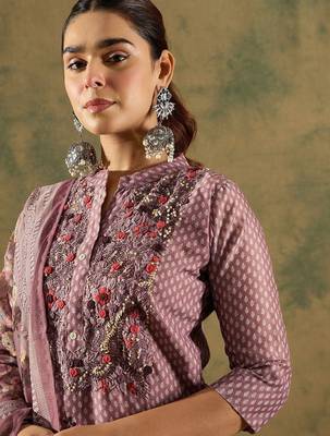 Floral Printed Thread Work Chanderi Silk Straight Kurta with Trouser & Dupatta 1