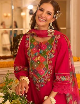 Floral Embroidered Thread Work A-Line Kurta With Trousers & Dupatta 3