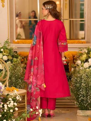 Floral Embroidered Thread Work A-Line Kurta With Trousers & Dupatta 4
