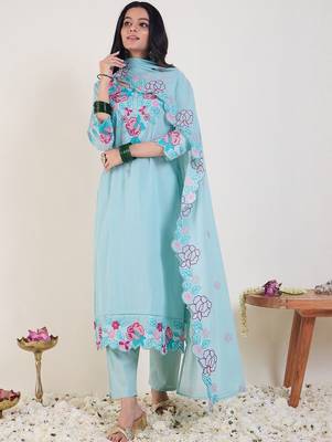 Floral Embroidered Thread Work Pure Cotton Straight Kurta & Trousers With Dupatta 1