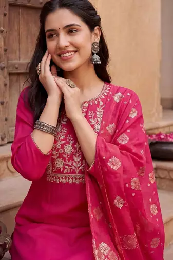 Women Ethnic Motifs Embroidered Regular Thread Work Kurta with Trousers & With Dupatta