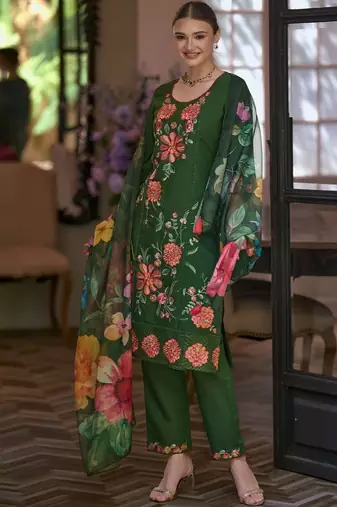 Women Floral Embroidered Regular Thread Work Kurta with Trousers & With Dupatta