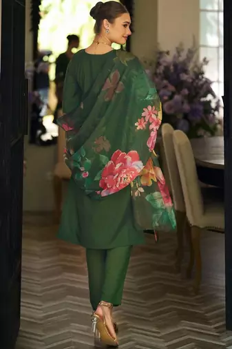 Women Floral Embroidered Regular Thread Work Kurta with Trousers & With Dupatta