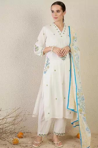 Women Floral Embroidered Thread Work Pure Cotton Kurta with Trousers & Dupatta
