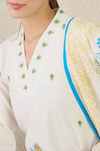Women Floral Embroidered Thread Work Pure Cotton Kurta with Trousers & Dupatta