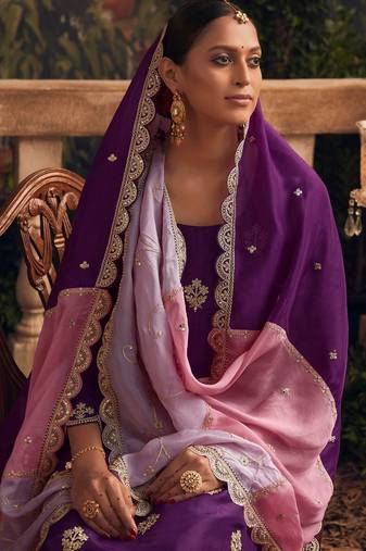 Women Ethnic Motifs Embroidered Regular Thread Work Kurta with Trousers