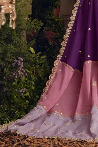 Women Ethnic Motifs Embroidered Regular Thread Work Kurta with Trousers