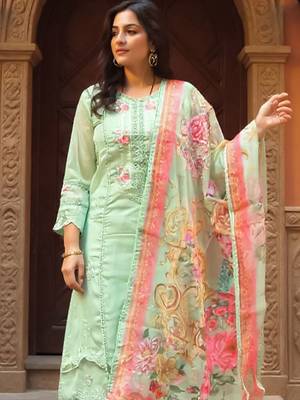 Women Floral Embroidered Regular Thread Work Kurta with Trousers & Dupatta 1