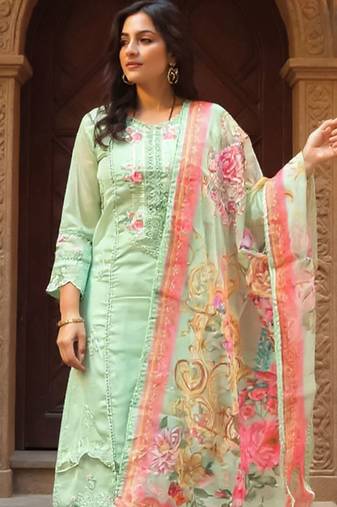 Women Floral Embroidered Regular Thread Work Kurta with Trousers & Dupatta