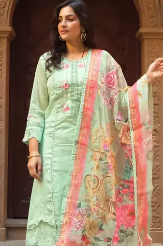 Women Floral Embroidered Regular Thread Work Kurta with Trousers & Dupatta