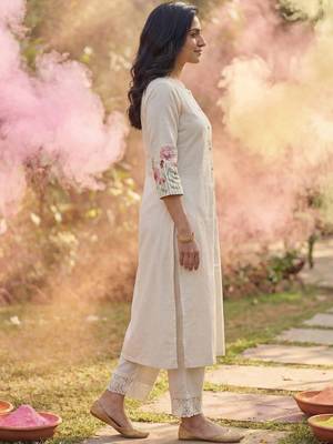 Women Striped Regular Thread Work Kurta with Trousers 3