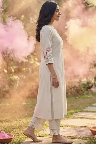 Women Striped Regular Thread Work Kurta with Trousers