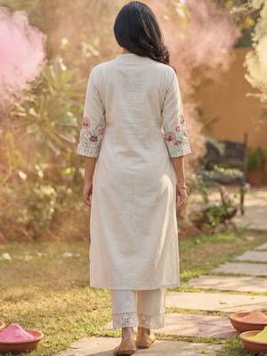 Women Striped Regular Thread Work Kurta with Trousers 4