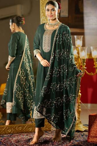 Ethnic Motifs Embroidered Regular Anarkali Kurta With Trousers & Dupatta