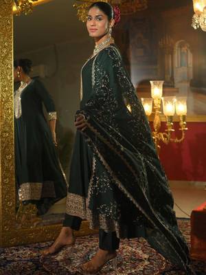Ethnic Motifs Embroidered Regular Anarkali Kurta With Trousers & Dupatta 3
