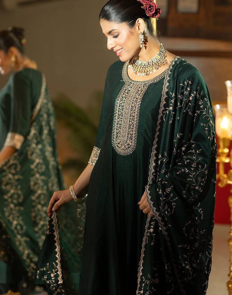 Ethnic Motifs Embroidered Regular Anarkali Kurta With Trousers & Dupatta
