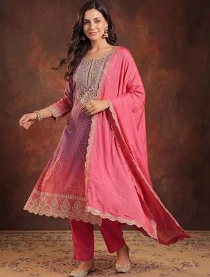 Women Bandani Print Regular Gotta Patti Kurta with Trousers & Dupatta 1
