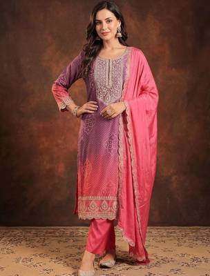 Women Bandani Print Regular Gotta Patti Kurta with Trousers & Dupatta 3