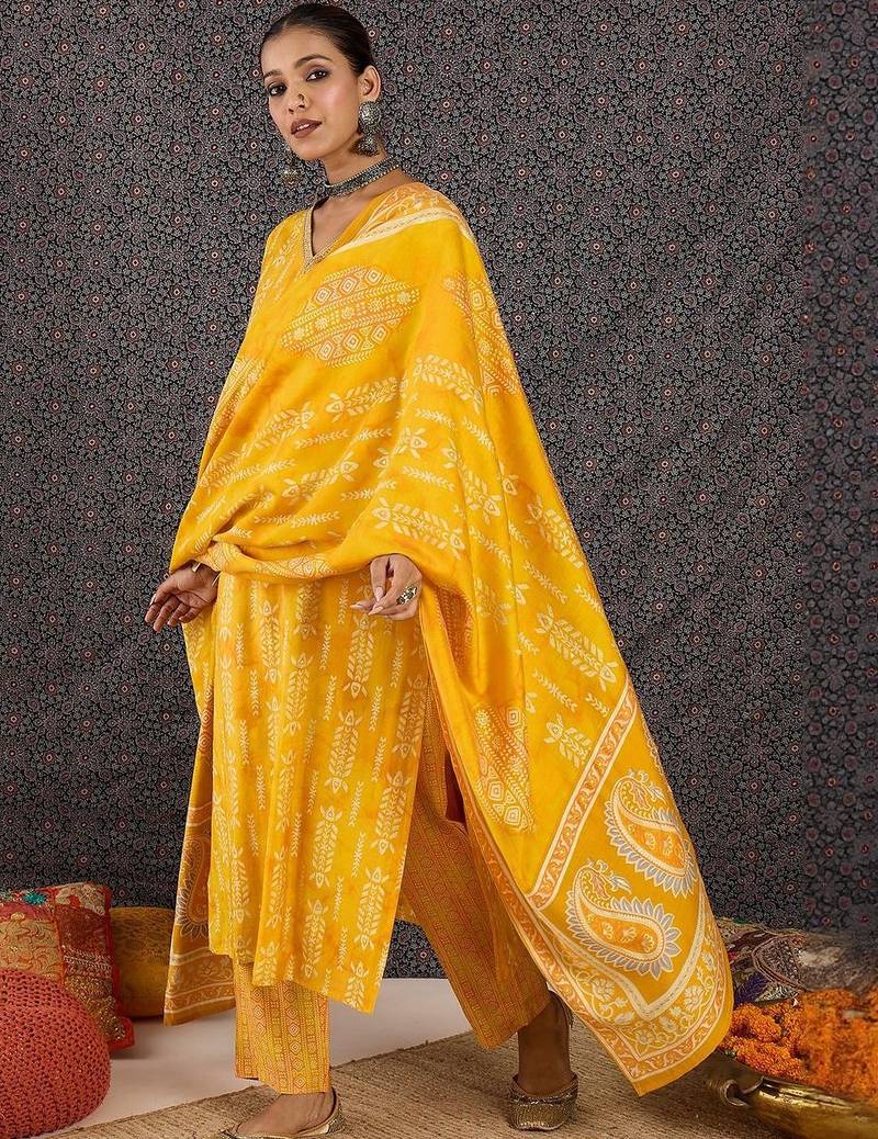 Women Ethnic Motifs Printed Regular Chanderi Silk Kurta with Trousers & With Dupatta