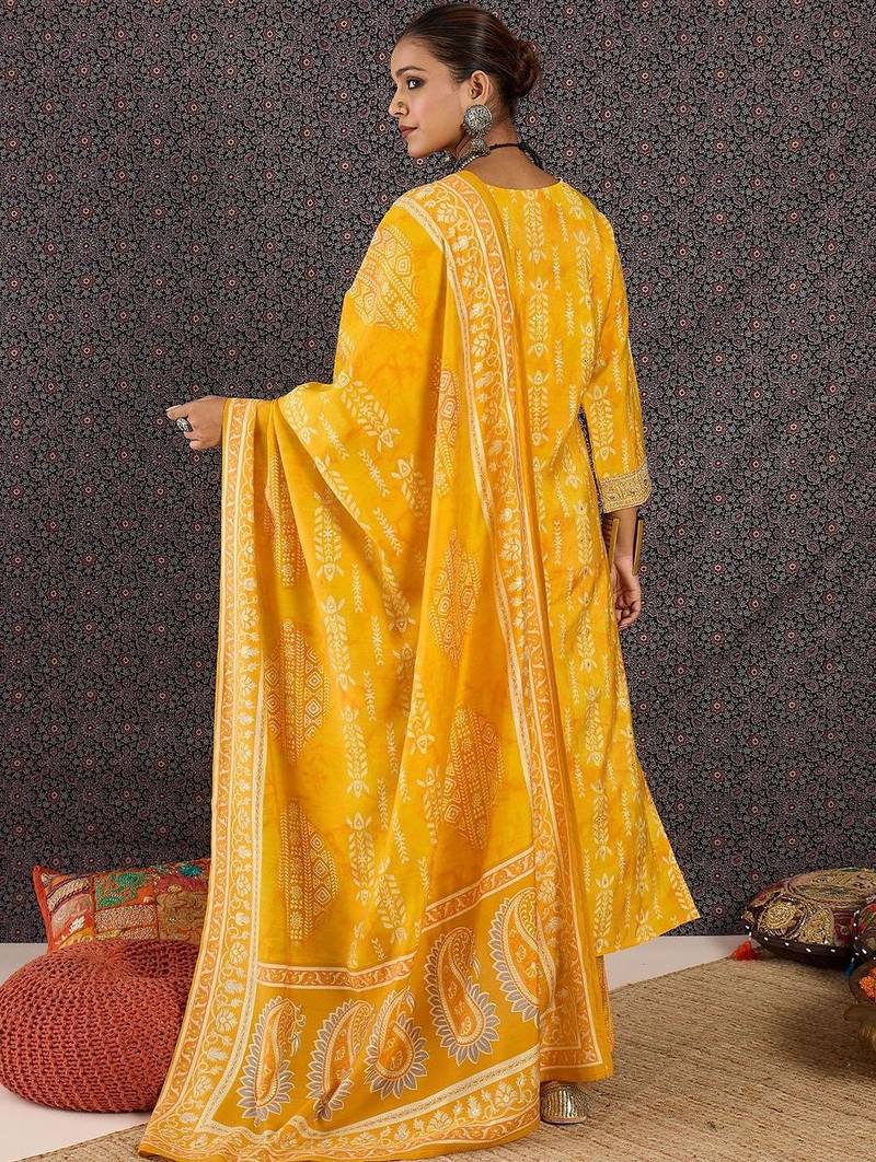 Women Ethnic Motifs Printed Regular Chanderi Silk Kurta with Trousers & With Dupatta