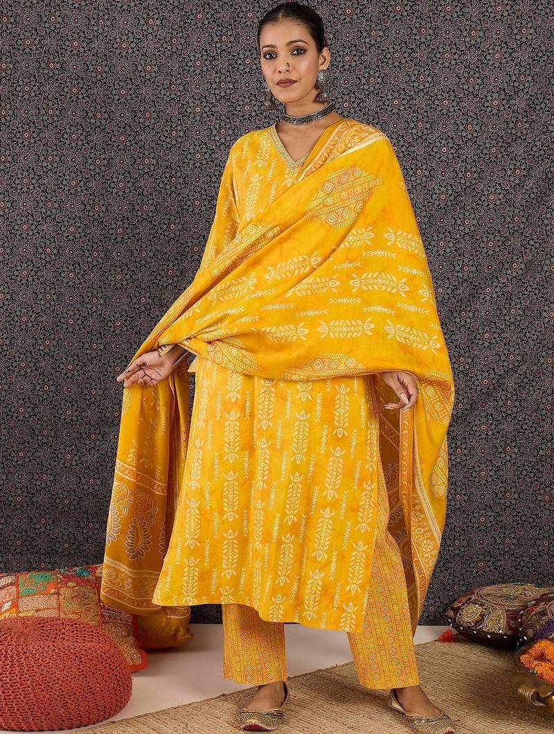 Women Ethnic Motifs Printed Regular Chanderi Silk Kurta with Trousers & With Dupatta