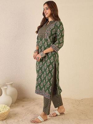 Women Floral Printed Regular Sequinned Detail Pure Cotton Kurta with Trousers 5