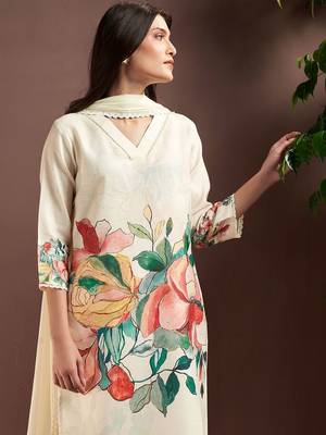 Women Floral Printed Regular Kurta with Trousers & With Dupatta 3