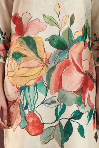 Women Floral Printed Regular Kurta with Trousers & With Dupatta