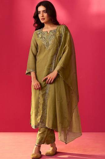 Women Ethnic Motifs Embroidered Kurta with Trousers & Dupatta